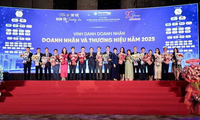 ceo-uuviet-solutions-duoc-vinh-danh-doanh-nhan-va-thuong-hieu-nam-2025