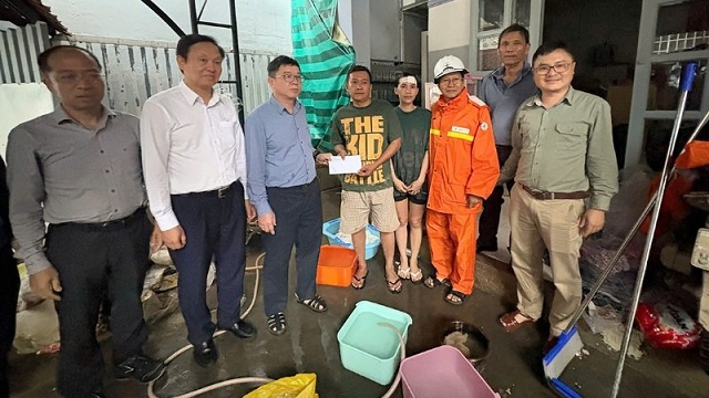 ho-tro-2-ty-dong-cho-nguoi-lao-dong-nganh-dien-bi-thiet-hai-do-mua-lu