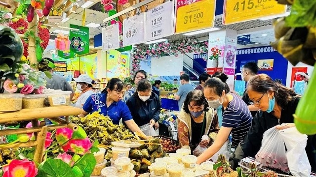 trao-25000-phan-qua-tri-an-khach-hang-nhan-ngay-gia-dinh-viet-nam