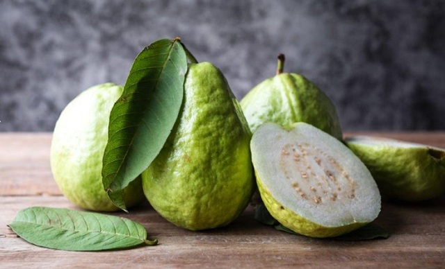 thuc-pham-giau-vitamin-c-ngac-nhien-khi-chanh-khong-phai-la-dau-bang