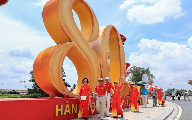 trien-lam-thanh-tuu-dat-nuoc-thu-hut-dong-dao-nguoi-dan-den-tham-quan