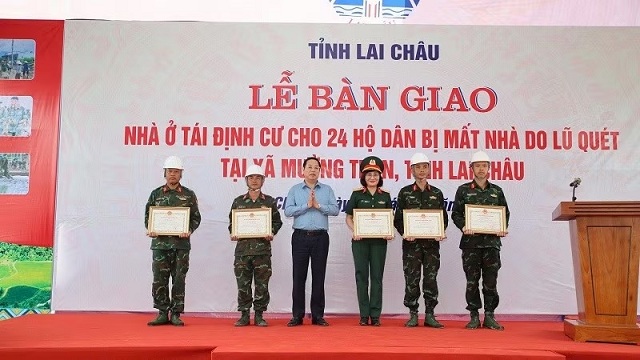 lai-chau-ban-giao-24-nha-o-cho-nguoi-dan-bi-lu-quet-o-xa-muong-than