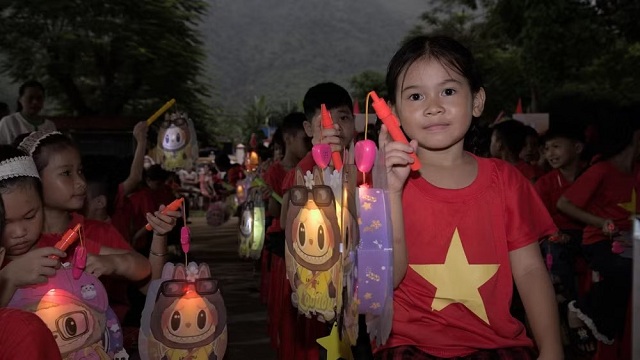thap-sang-uoc-mo-ngay-trung-thu-cho-tre-em-xa-mien-nui-o-phu-tho