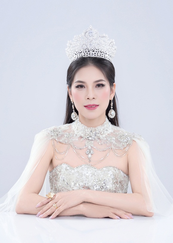 HOA-HAU-NGUYEN-THU-HUONG4