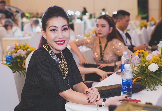 master-jennifer-pham-a-pp-beauty-a-academy-gop-nen-thanh-cong-cua-pmu-universe-award-2019-ketnoidoanhnhan-4