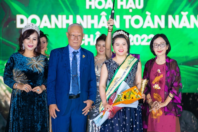 hoa-hau-tri-tue-doanh-nhan-toan-nang-chau-a-2022-nhung-pham-nang-hau-co-profile-cuc-khung-KETNOIDOANHNHAN-15