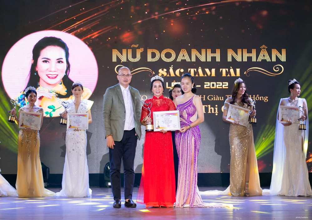 ceo-nguyen-thi-giau-duoc-vinh-danh-nu-doanh-nhan-sac-tam-tai-2022-ketnoidoanhnhan2