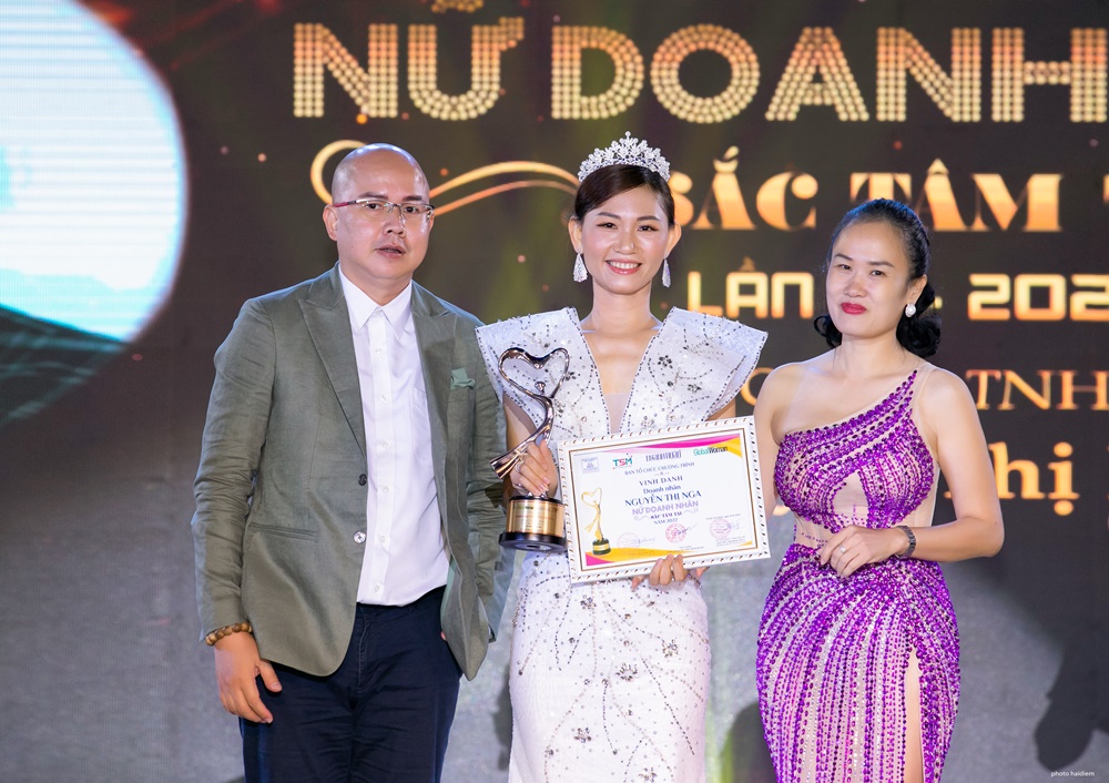 nora-nguyen-ceo-founder-qlife-hanh-phuc-khi-duoc-ton-vinh-nu-doanh-nhan-sac-tam-tai-2022-ketnoidoanhnhan6