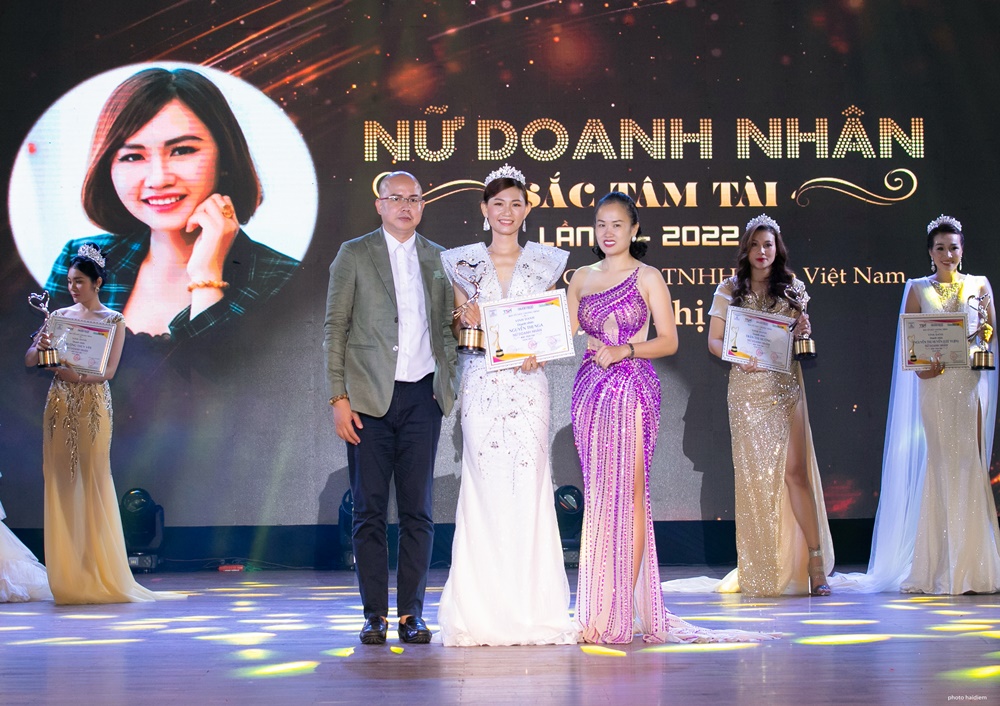 nora-nguyen-ceo-founder-qlife-hanh-phuc-khi-duoc-ton-vinh-nu-doanh-nhan-sac-tam-tai-2022-ketnoidoanhnhan8