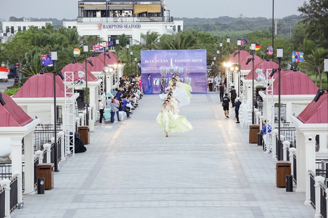 man-nhan-voi-fashion-show-blue-ocean-truoc-chung-ket-hoa-hau-dai-duong-viet-nam-2023-ketnoidoanhnhan2