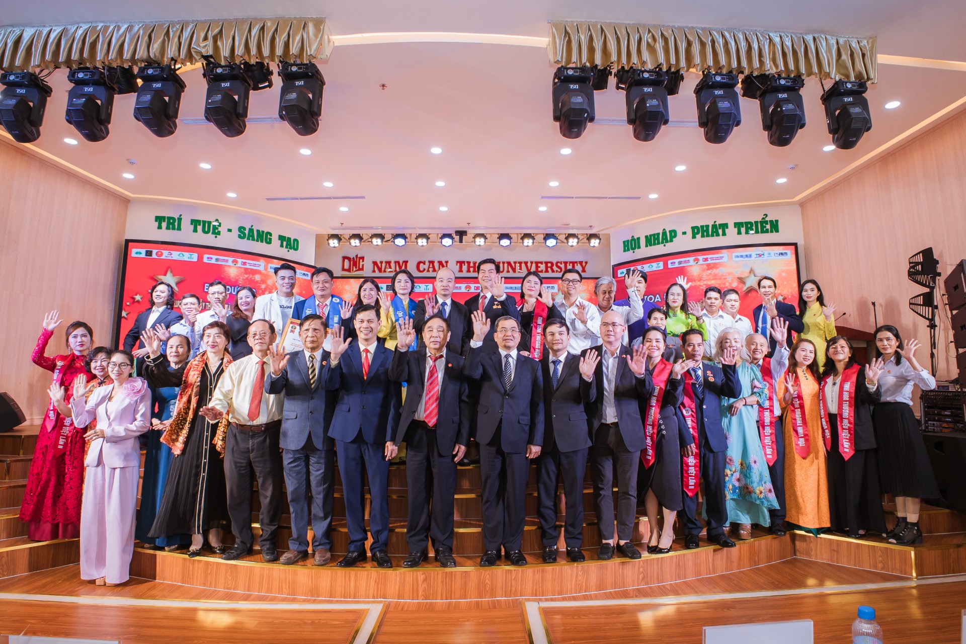 Tinh-hoa-thuong-hieu-viet-lan2.14