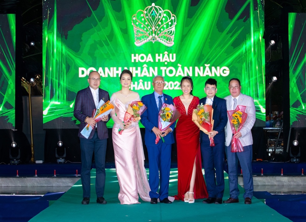 hoa-hau-doanh-nhan-toan-nang-chau-a-thang-10-2022-ketnoidoanhnhan-2