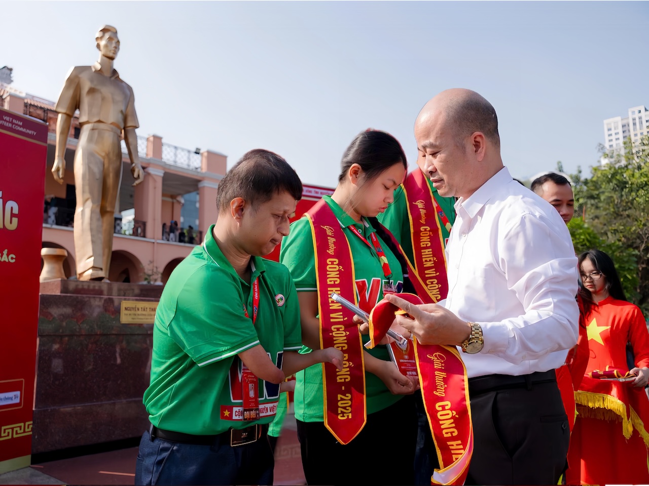 Gala-ket-noi-nhung-trai-tim-tinh-nguyen-VNV-lan-VIII 9